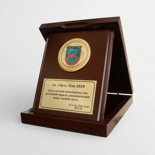 Ahşap Kutulu Madalyalı Askeri Plaket 15x20 Dik