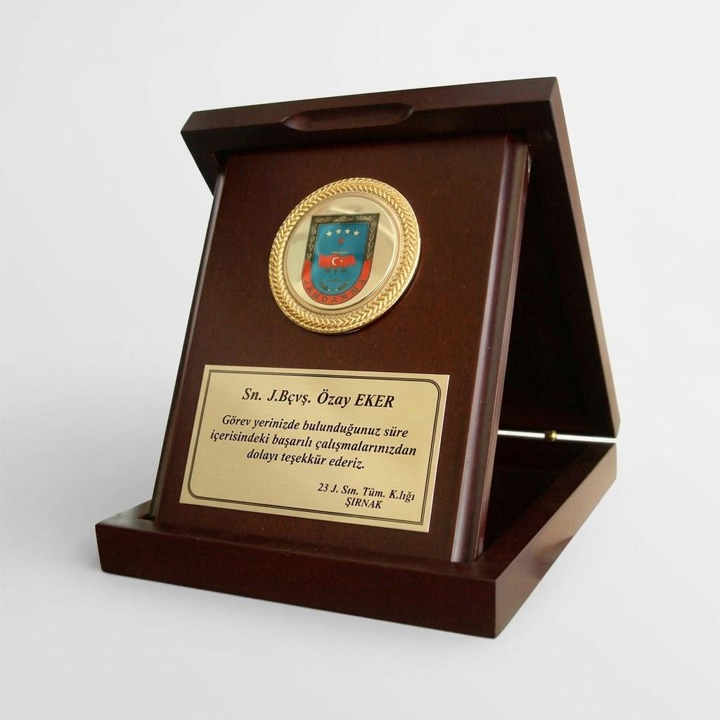 Ahşap Kutulu Madalyalı Askeri Plaket 15x20 Dik