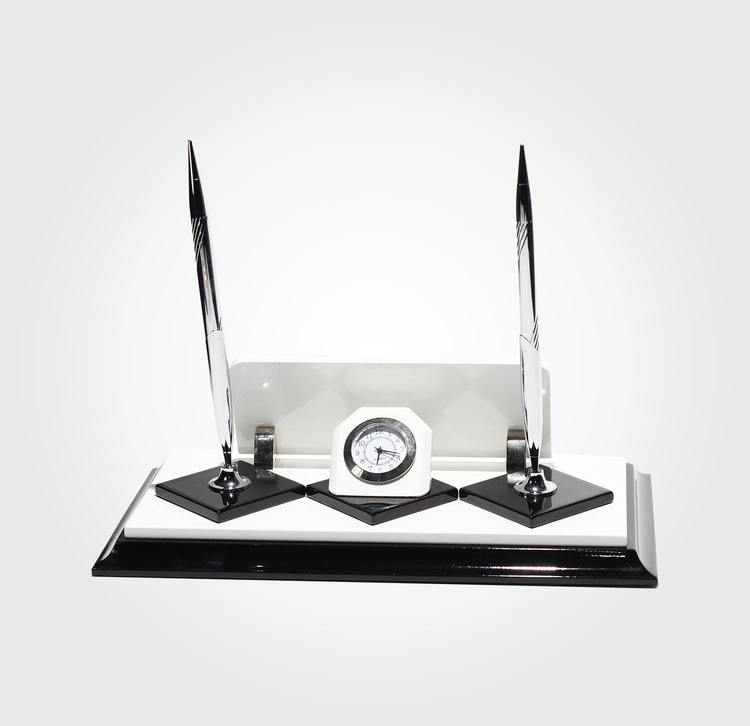 Beyaz Siyah Masa İsimliği - 6030 1 Ahsap Masa Isimlikleri Kod 6030 2