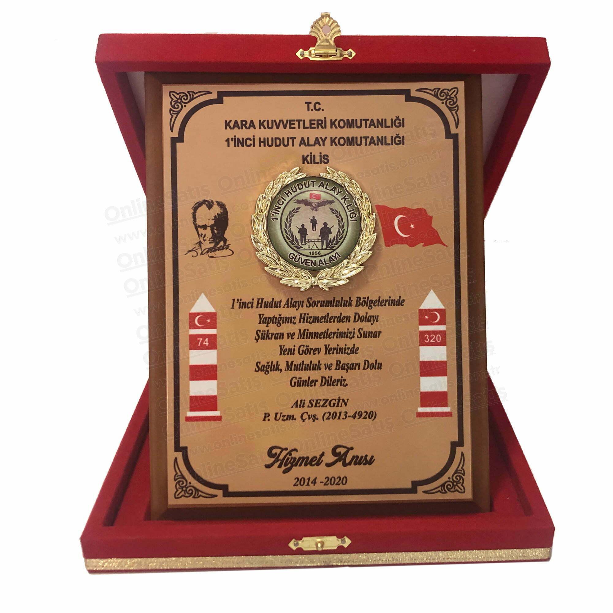Classic Shop 63 Kadife Kutulu Madalyalı Ahşap Askeri Plaket