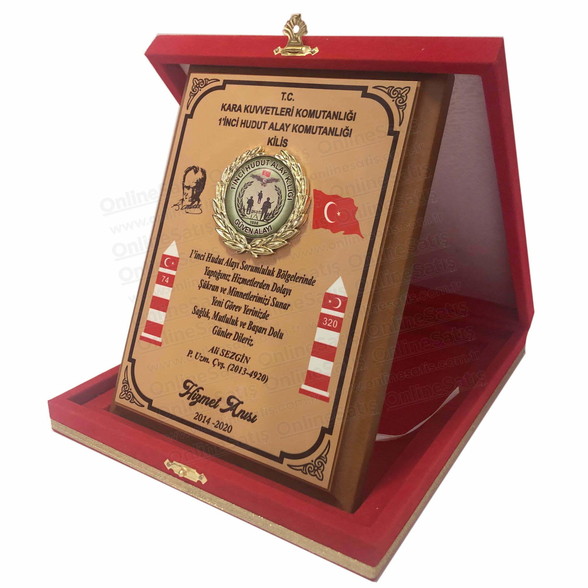 Kadife Kutulu Madalyalı Ahşap Askeri Plaket - Görsel 2