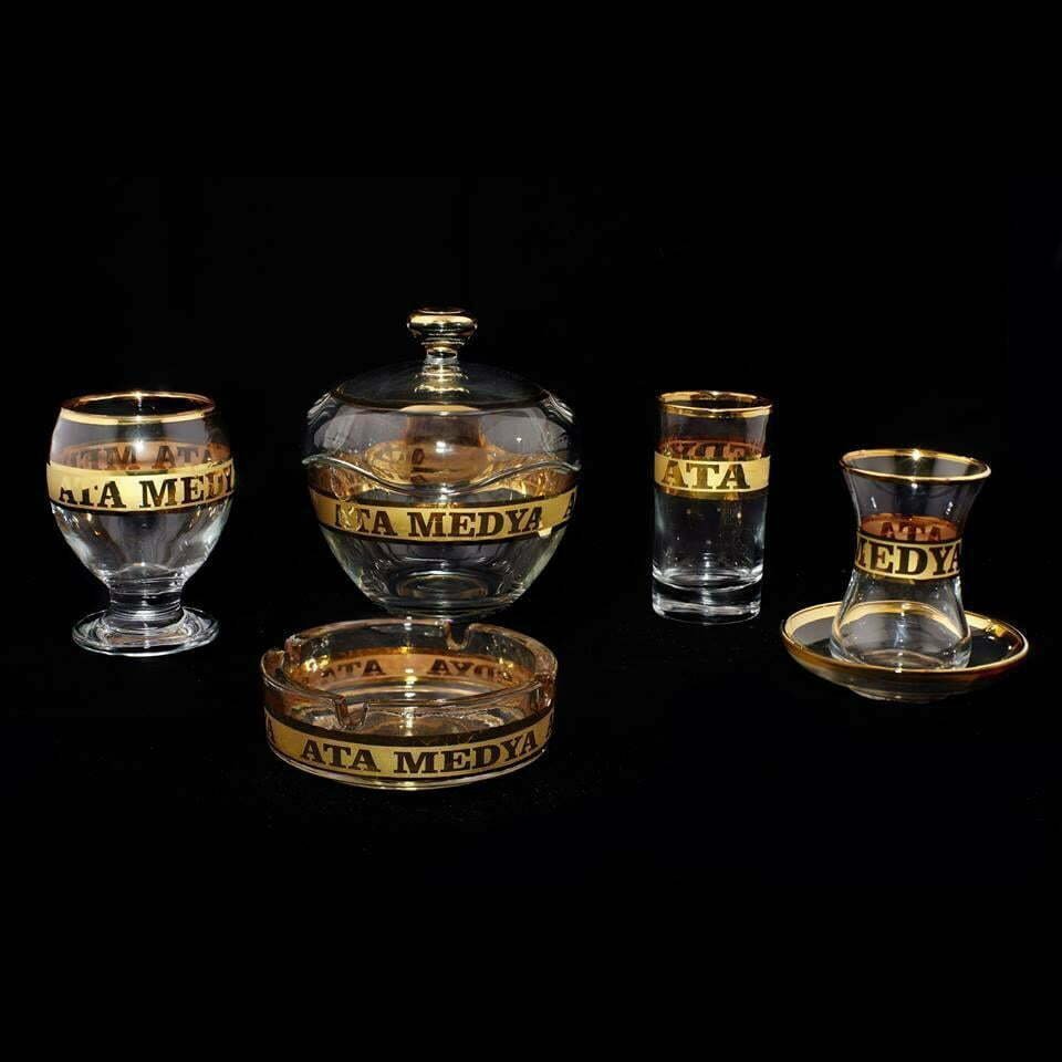 Altın Yaldızlı Logolu Çay, Kahve Yanı Su, Meşrubat Bardağı, Şekerlik, Kül Tablası 1 Altın Yaldızlı Logolu Çay, Kahve Yanı Su, Meşrubat Bardağı, Şekerlik, Kül Tablası