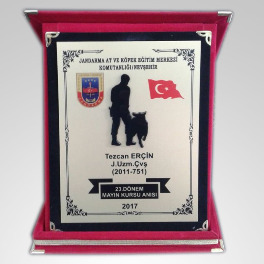 Classic Shop 74 Kırmızı Kadife Asker Kurs Anısı Plaket - 15x20