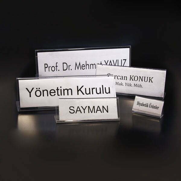 Akrilik Sürgülü Toplantı Masası İsimliği 1 Degistirilebilir Isimlik Grp 6762 1