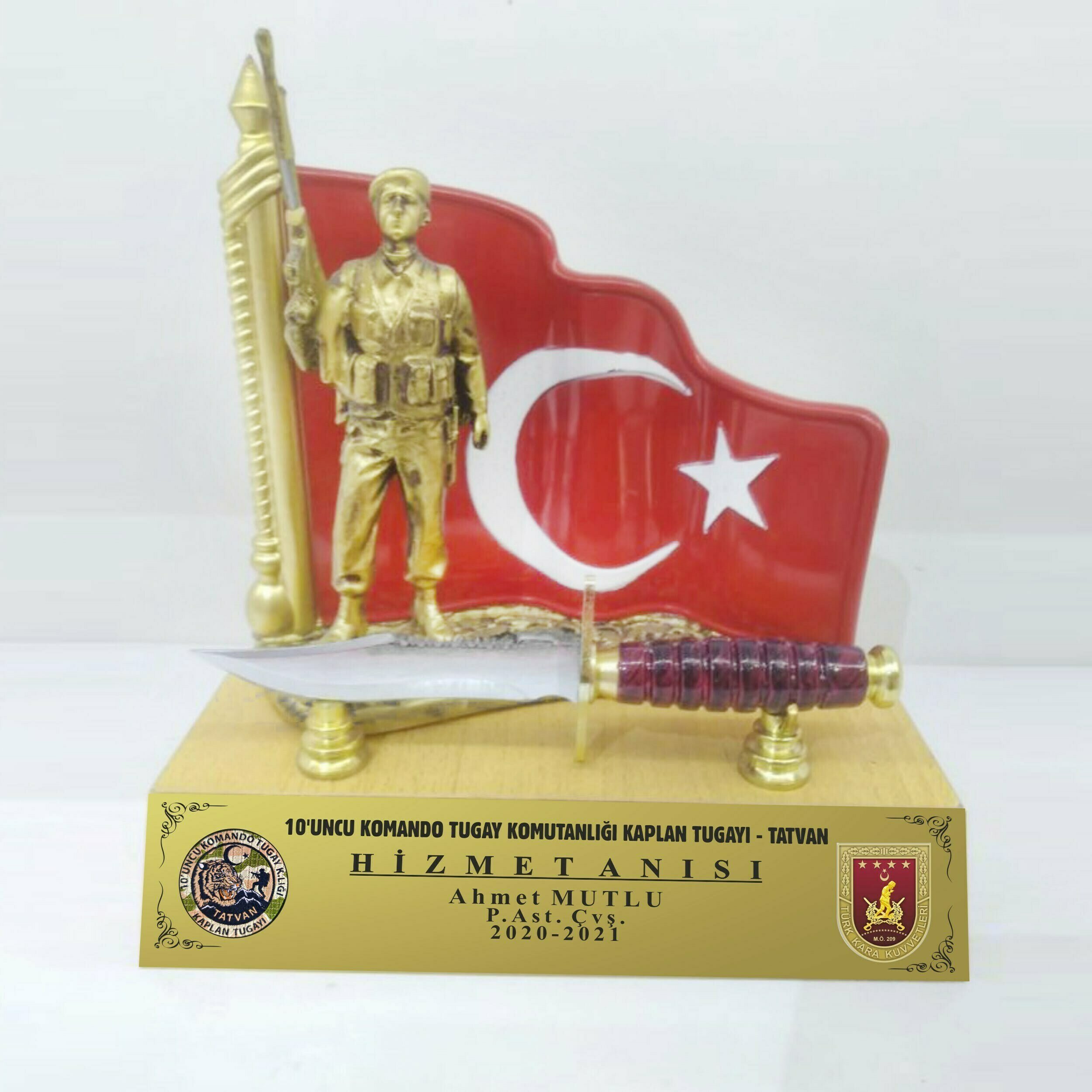 Komando Figürlü ve Komando Bıçaklı Türk Bayraklı Plaket 2 Komando Figürlü ve Komando Bıçaklı Türk Bayraklı Plaket - Görsel 2