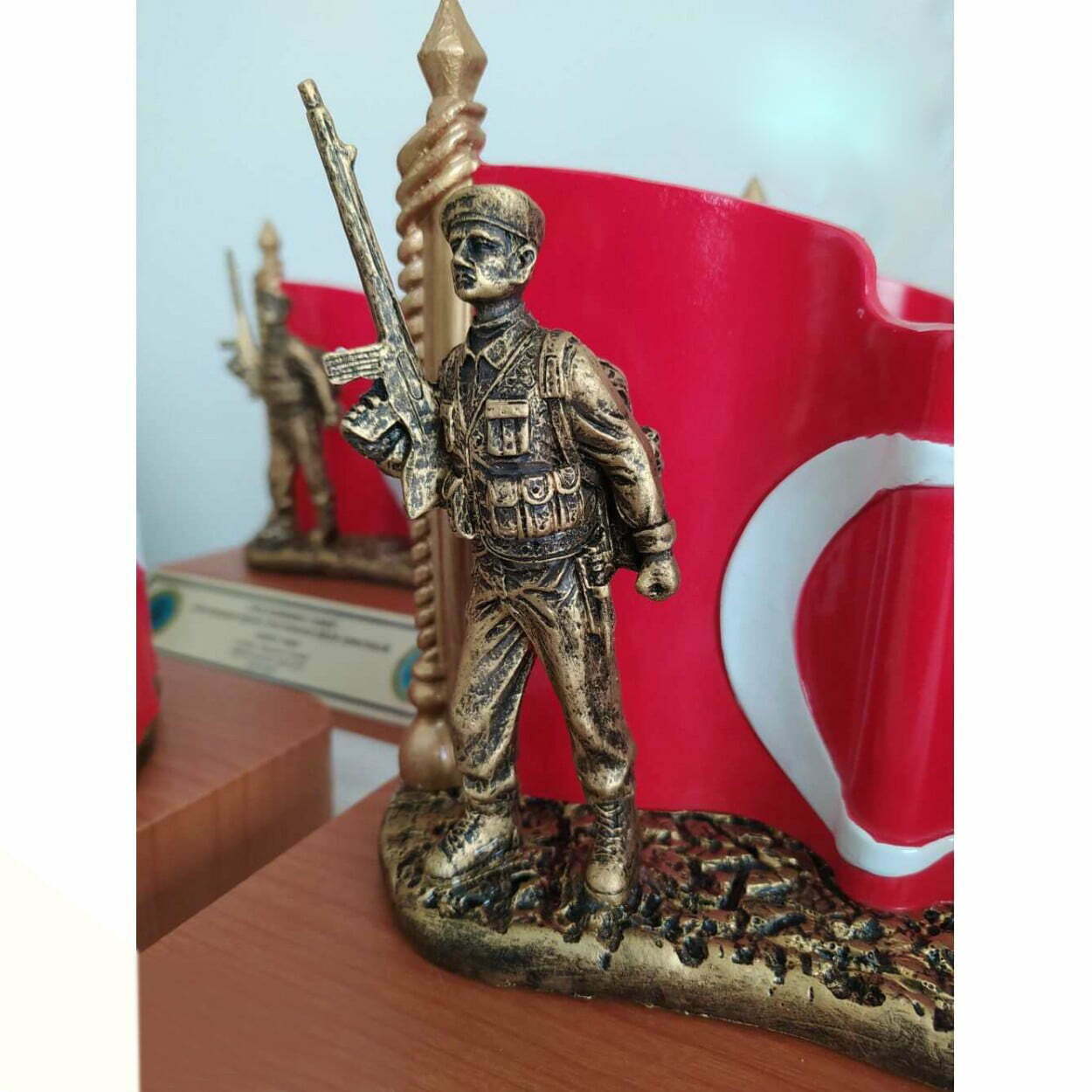 Komando Figürlü Türk Bayraklı Plaket - Görsel 3