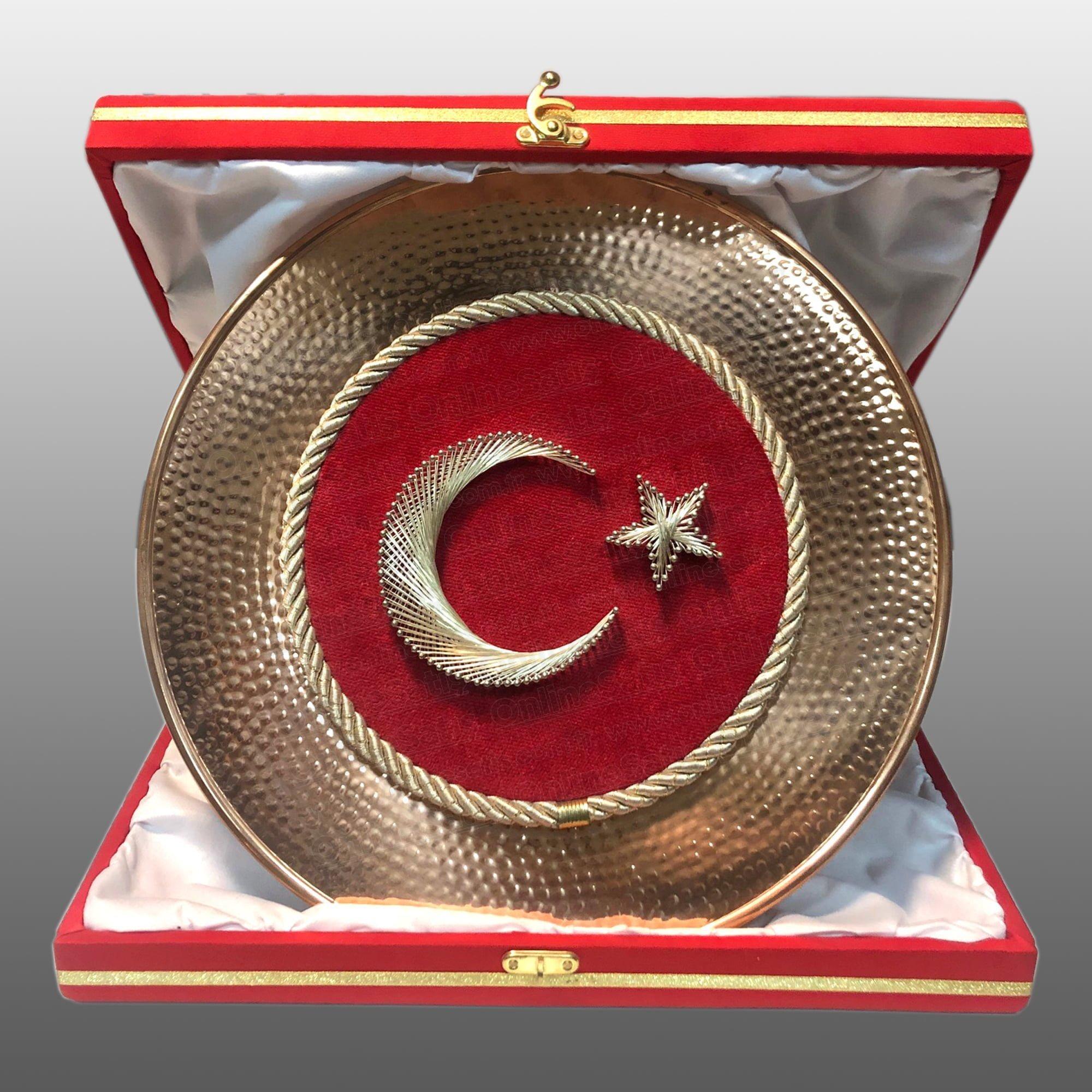 Türk Bayrak Kadife Üzeri Filografi Gold Bakır Tabak Plaket 1 Türk Bayrak Kadife Üzeri Filografi Gold Bakır Tabak Plaket