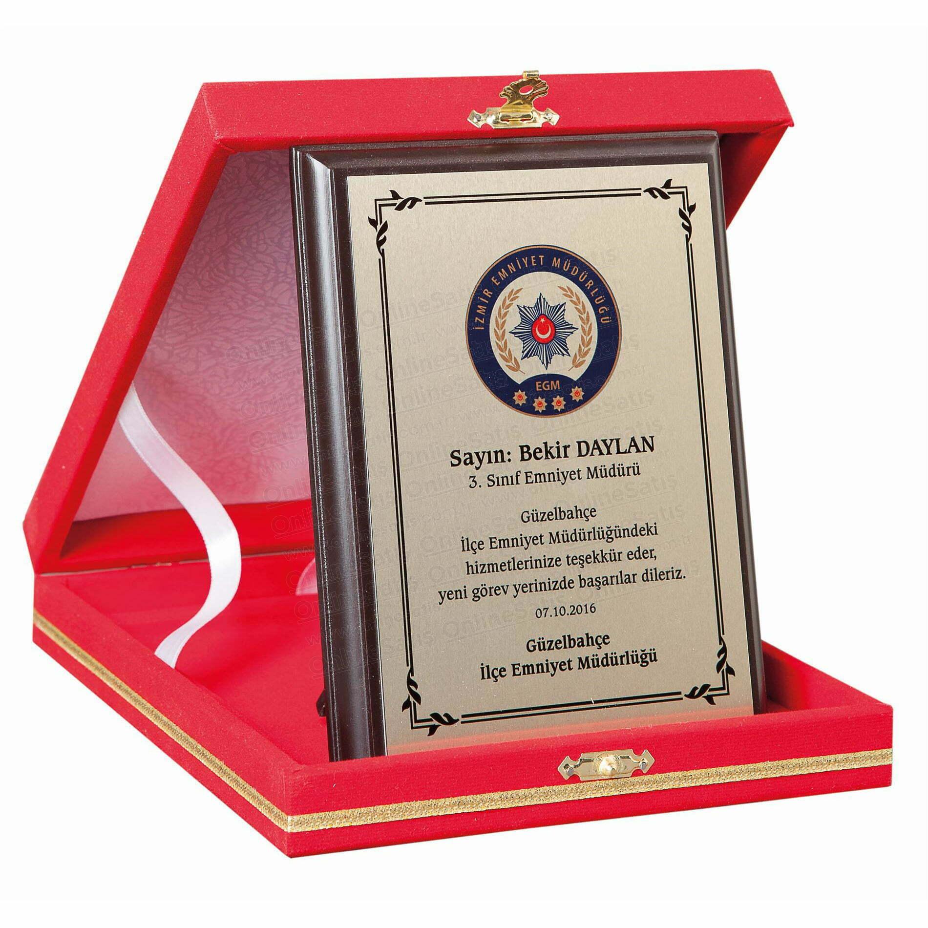 Kırmızı Kadife Kutulu Polis Emniyet Ahşap Plaket