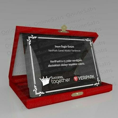 Kadife Kırmızı Kutulu Yatay Kristal Destek ve Katkı Plaketi
