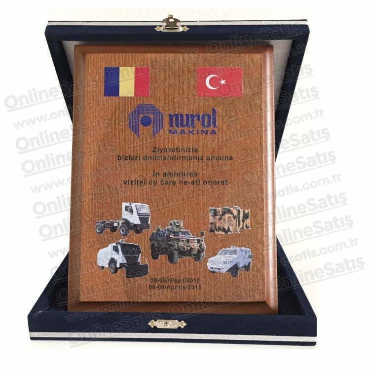 Lacivert Kadife Kutulu Uv Baskılı Ahşap Ziyaret ve Teşekkür Plaketi