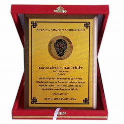 Kırmızı Kadife Ahşaplı Görev Teslim ve Tayin Plaketi