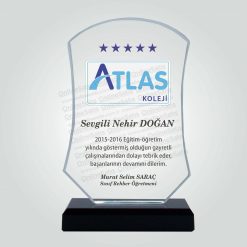 Kristal Cam Özel Okul Kolej Eğitimi Yılı Başarı ve Tebrik Plaketi