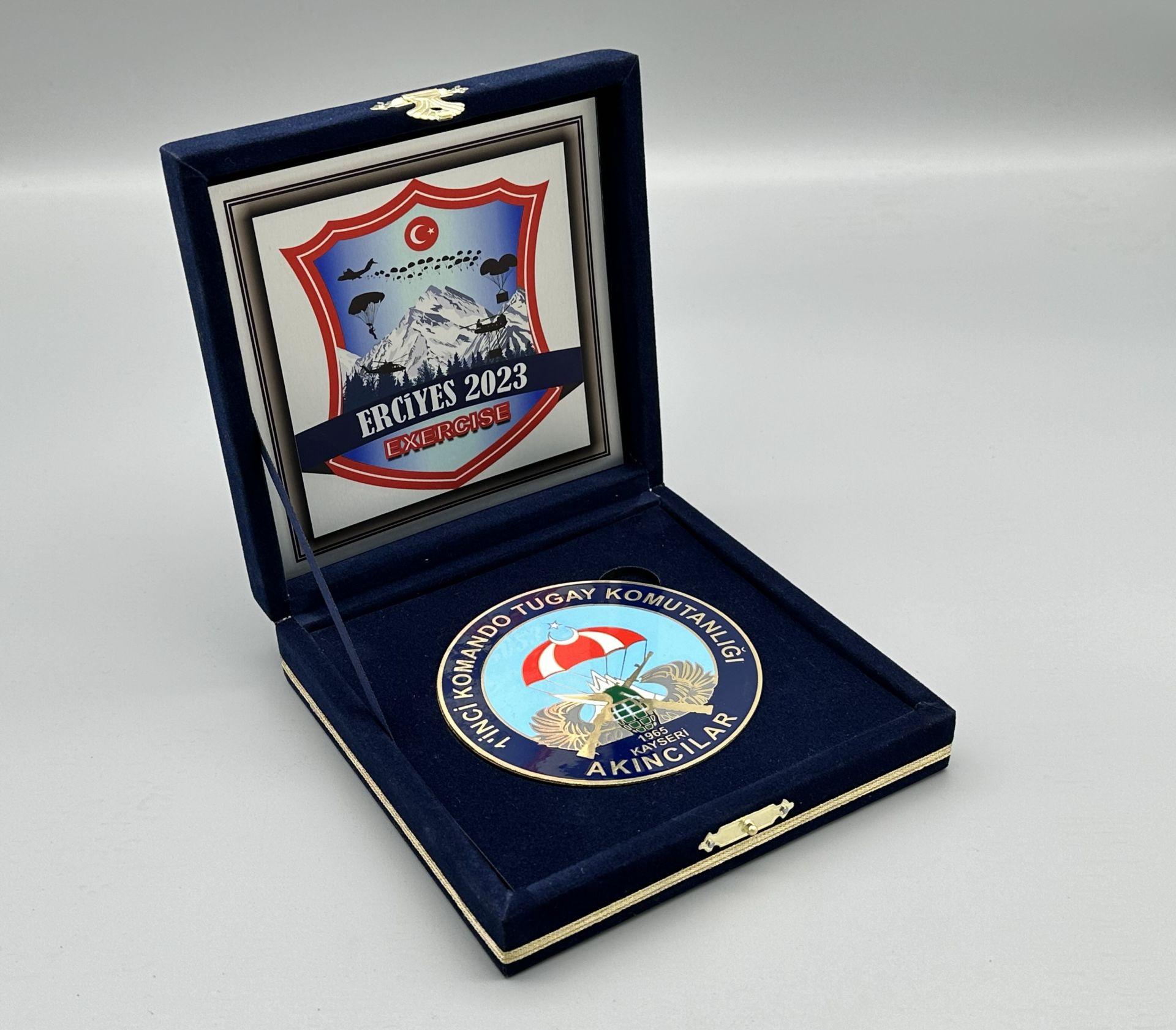 10 Cm Madalyon Kadife Kutulu 3 10 Cm Madalyon Kadife Kutulu