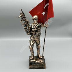 40 Cm Bayraklı Komando Heykeli