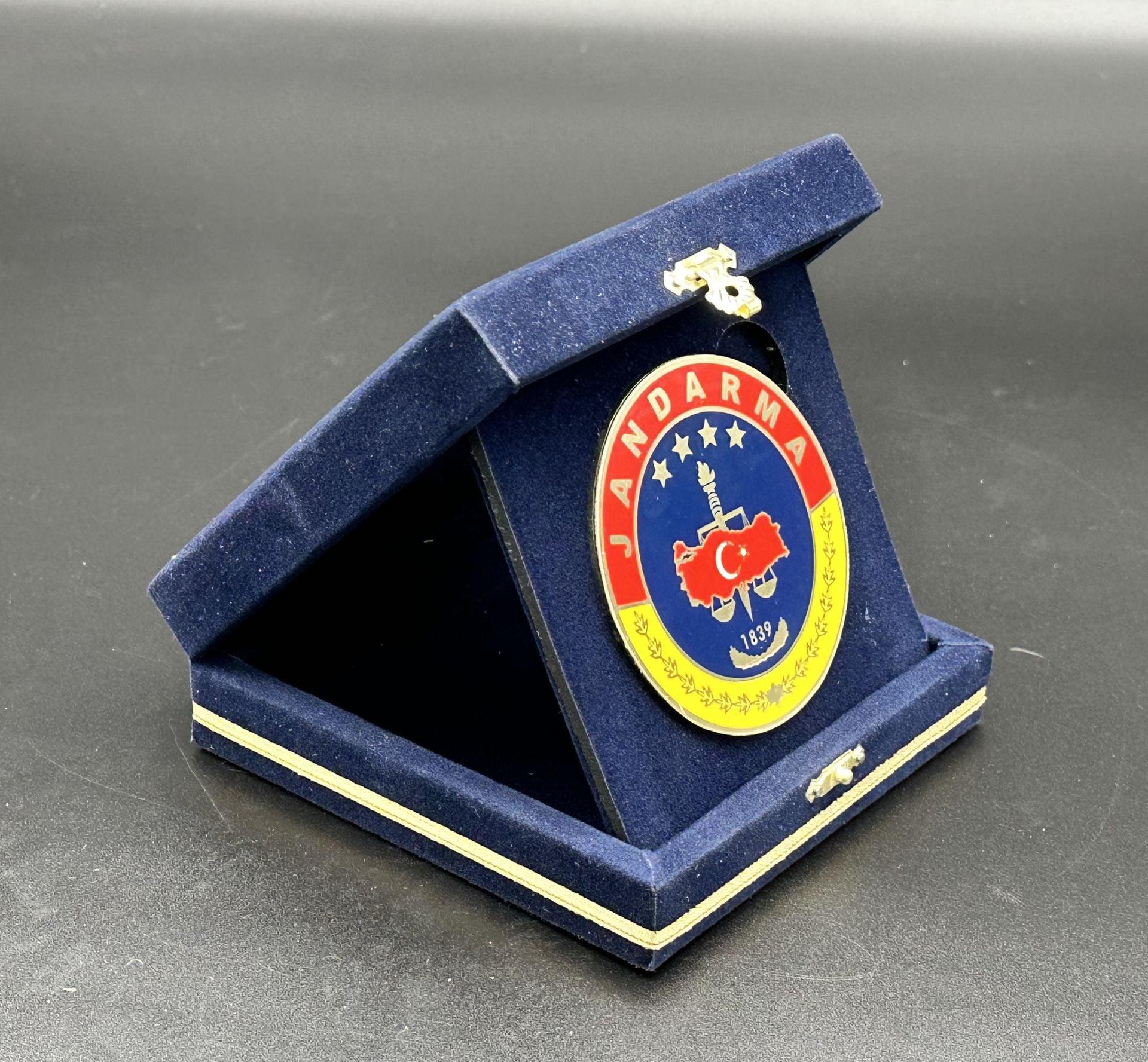 7 Cm Jandarma Madalyon Kadife Kutulu Plaket