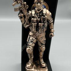 Ahşap Kaideli 33 Cm Komando Heykeli