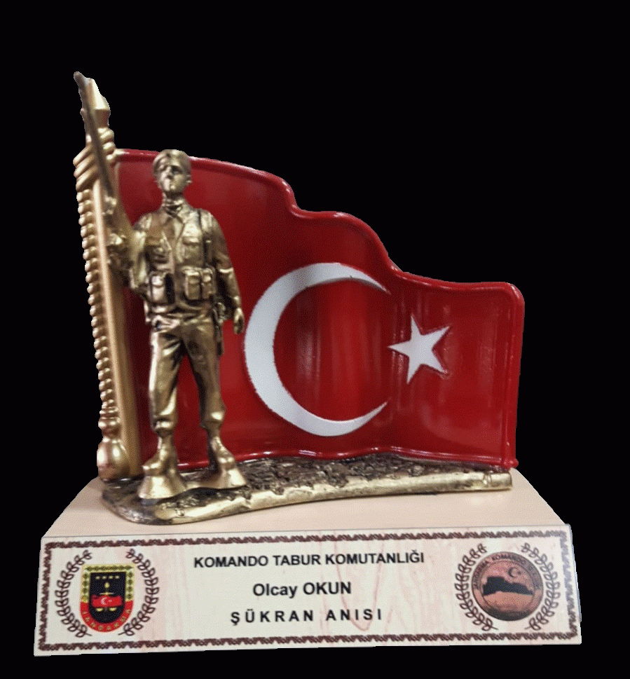 Bayraklı Komando Heykelli Plaket