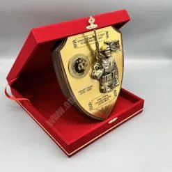 Kadife Kutulu Kalkan Plaket Arka Fonlu
