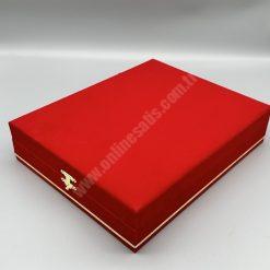 Kadife Kutulu Kalkan Plaket Arka Fonlu