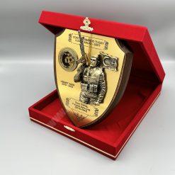 Kadife Kutulu Kalkan Plaket Arka Fonlu