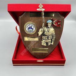 Kadife Kutulu Kalkan Plaket Mavi Bereli