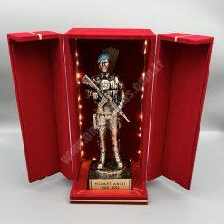 Kadife Sandıklı Led Işıklı Mavi Bereli Komando Heykel Plaket