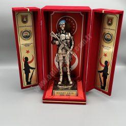 Kadife Sandıklı Mavi Bereli Komando Heykel Plaket