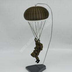 Paraşütçü Heykeli Serbest