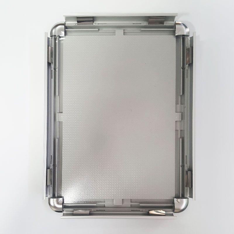 A4 Alüminyum Çerçeve Rondo Köşe (21x30cm) 10 A4 Alüminyum Çerçeve Rondo Köşe (21x30cm)