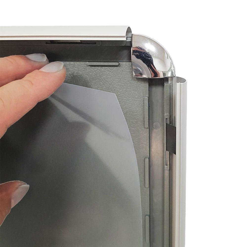 A4 Alüminyum Çerçeve Rondo Köşe (21x30cm) – Eko 4 A4 Alüminyum Çerçeve Rondo Köşe (21x30cm) – Eko