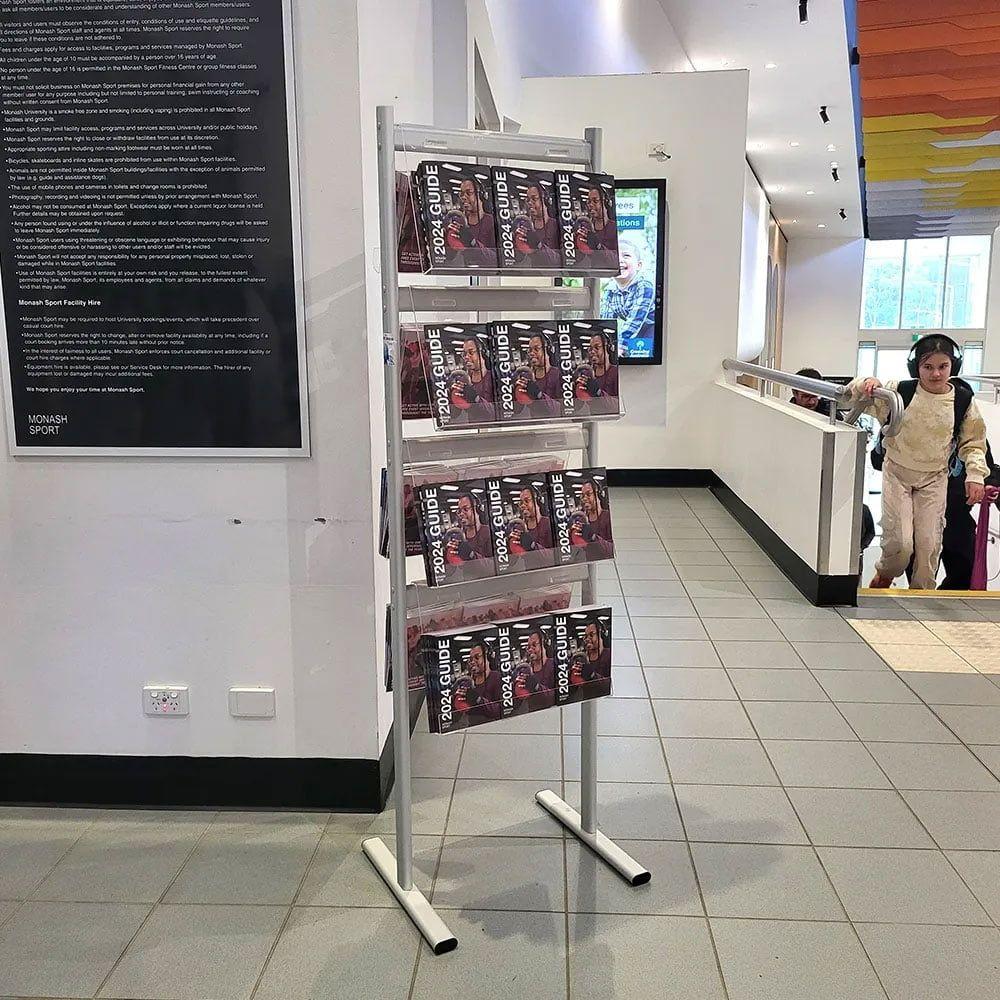 Ayaklı Akrilik Broşürlük Çift Taraflı 4x4A4 6 Ayaklı Akrilik Broşürlük Çift Taraflı 4x4A4