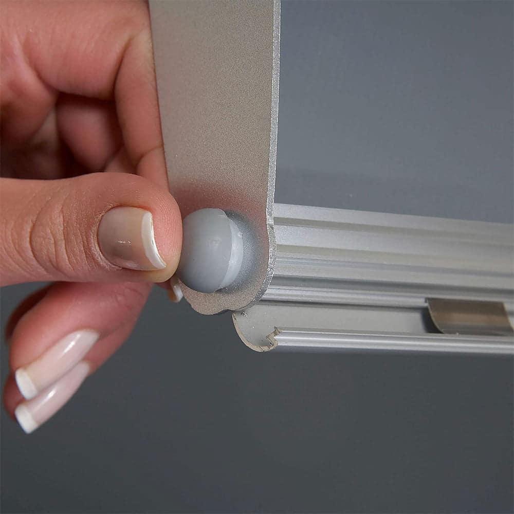 Zig-Zag Broşürlük Tek Ayaklı Alınlıklı 9 Zig-Zag Broşürlük Tek Ayaklı Alınlıklı